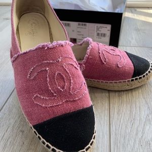 Chanel Linen Espadrilles size 39 in pink and black